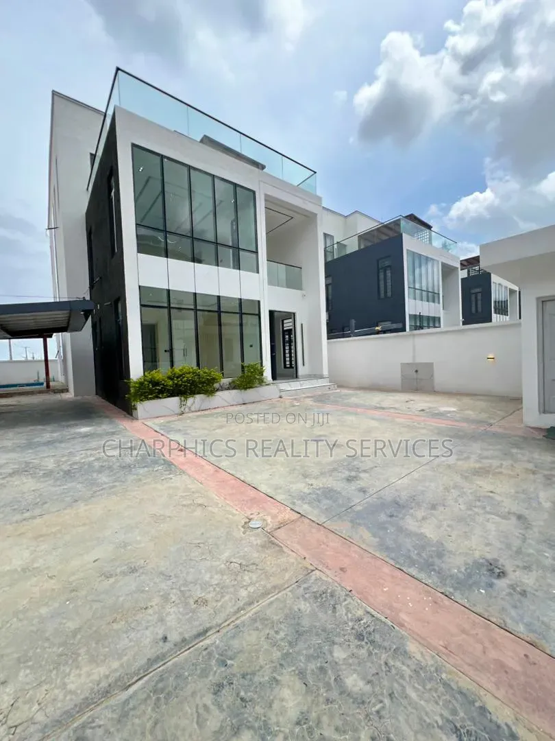 5bdrm Duplex in Lekki Phase 1 for sale in Lekki Phase 1