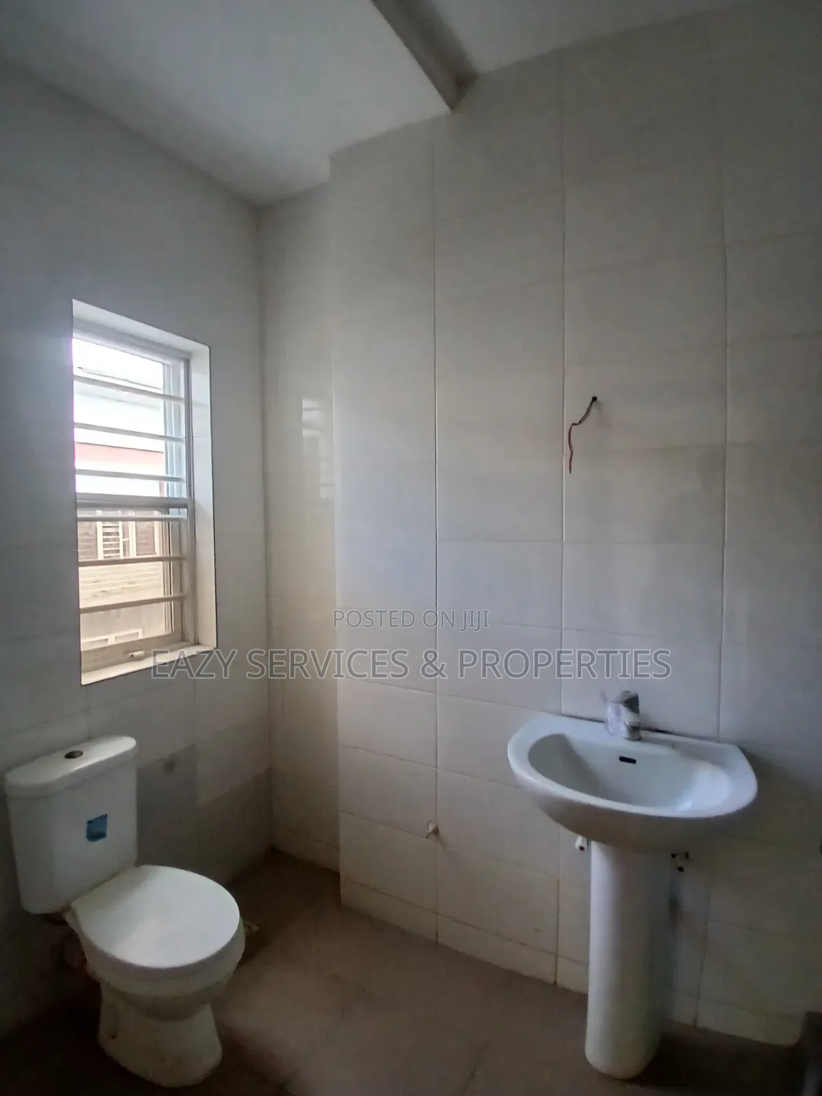 1bdrm Shared Apartment in Gated And Secured, Off Lekki-Epe Expressway in Off Lekki-Epe Expressway