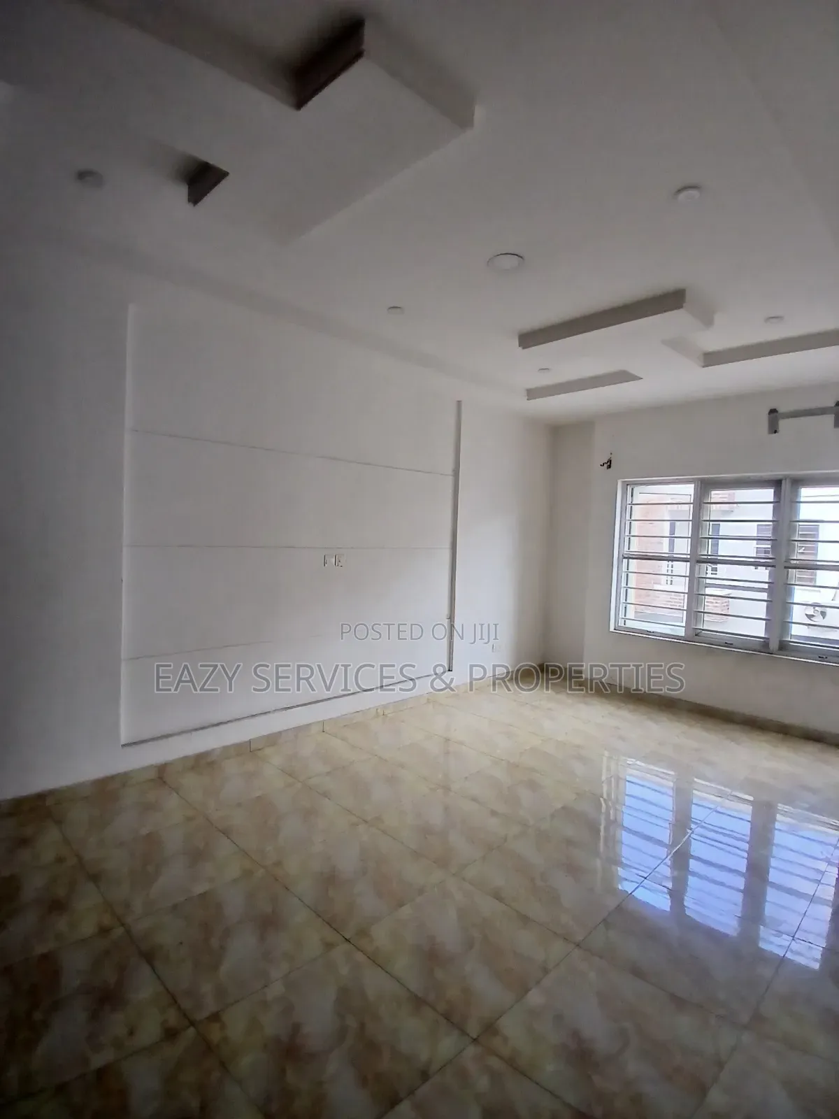 1bdrm Shared Apartment in Gated And Secured, Off Lekki-Epe Expressway in Off Lekki-Epe Expressway