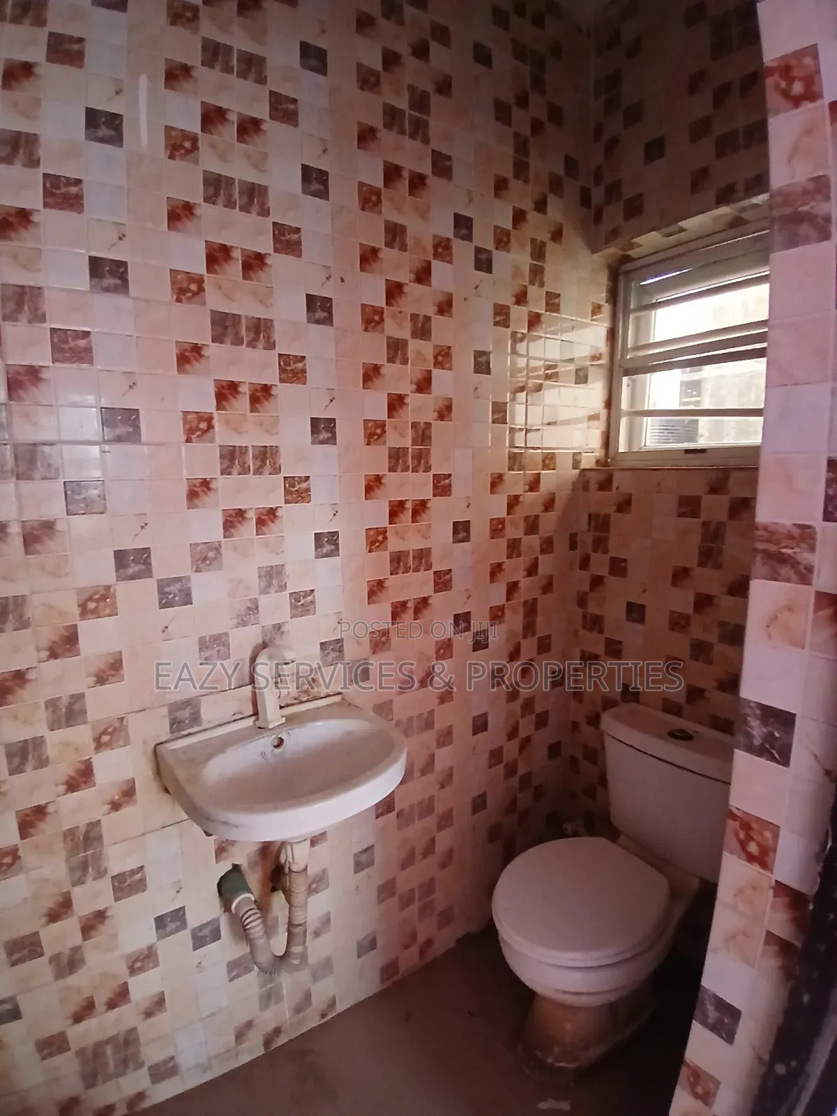 Studio Apartment in Gated And Secured, Off Lekki-Epe Expressway in Off Lekki-Epe Expressway