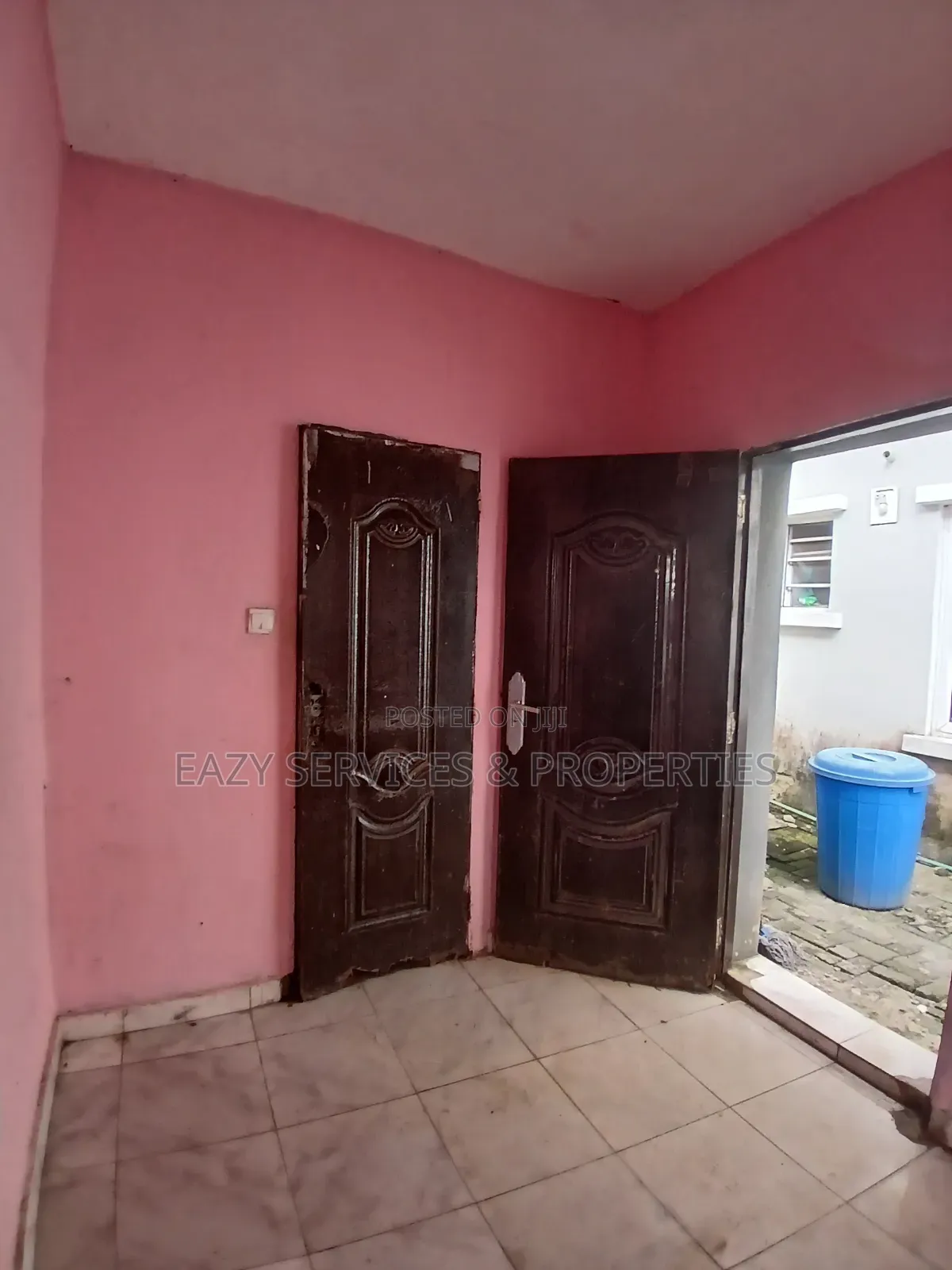Studio Apartment in Gated And Secured, Off Lekki-Epe Expressway in Off Lekki-Epe Expressway