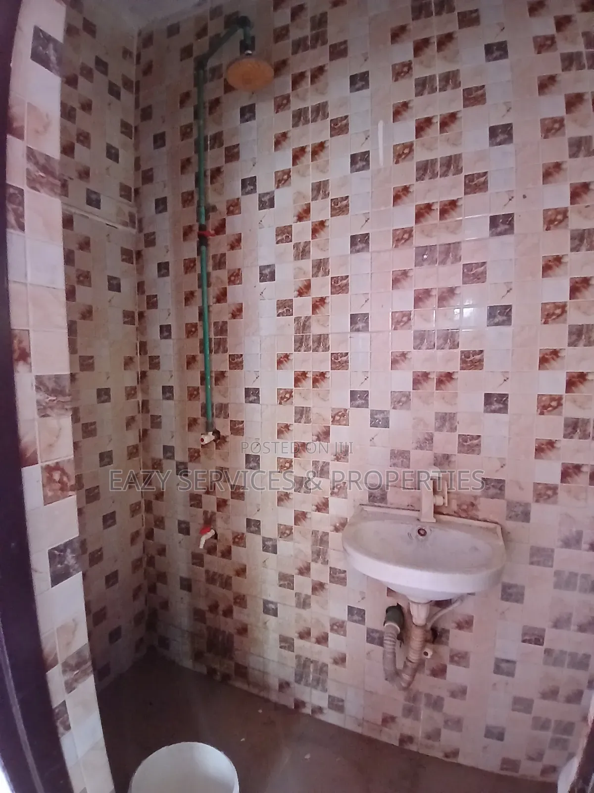 Studio Apartment in Gated And Secured, Off Lekki-Epe Expressway in Off Lekki-Epe Expressway