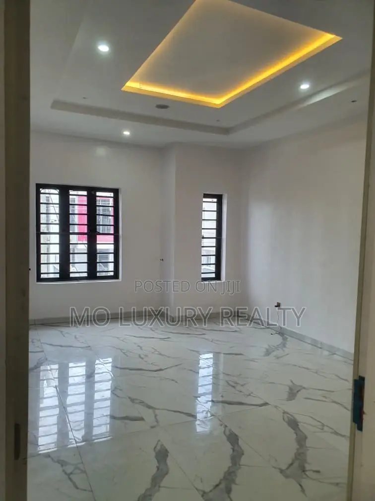 4bdrm Duplex in Ikate-Elegushi for sale in Ikate-Elegushi