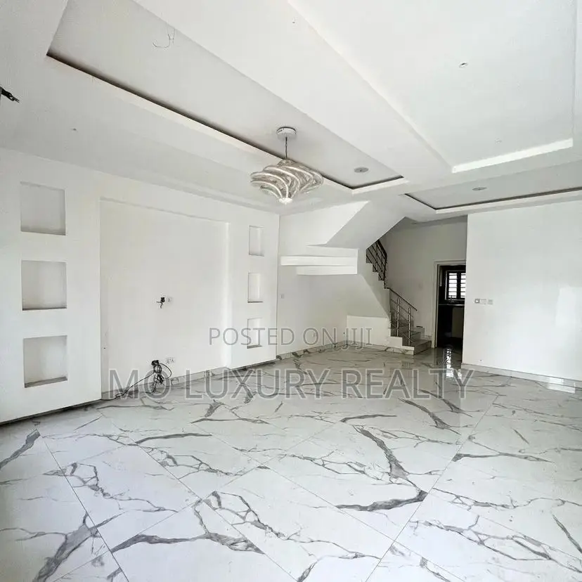 4bdrm Duplex in Ikate-Elegushi for sale in Ikate-Elegushi