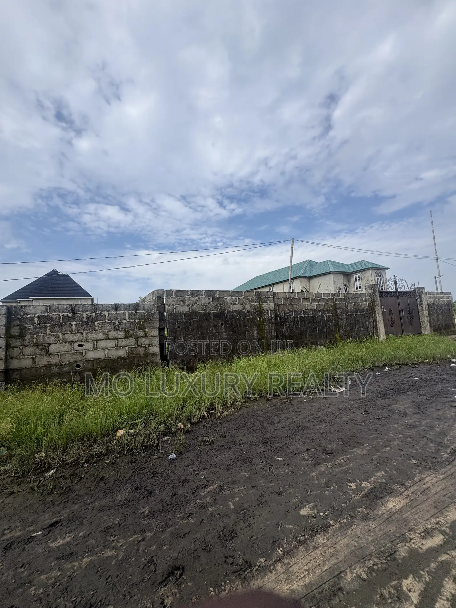 1,339 SQM Land for Sale 2 Ways Street. 2 Plots in Ibeju