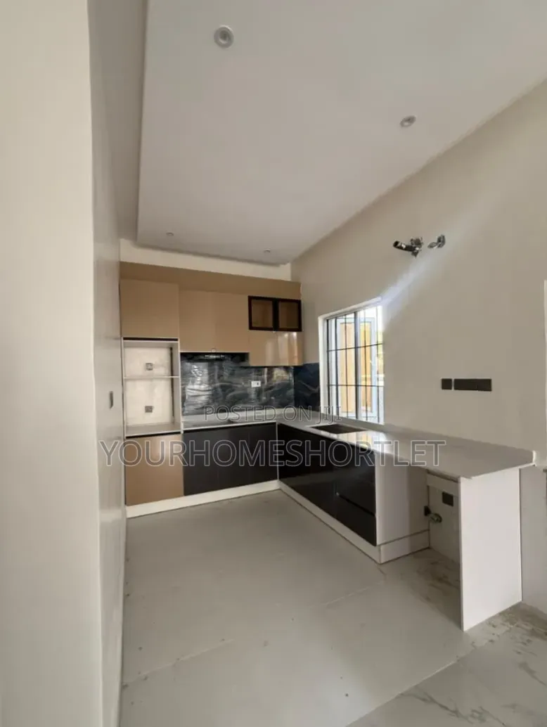 Buy Now, Pay Later! Luxury 2 3 Bedroom Duplexes With 12-Month Plan in Eleko