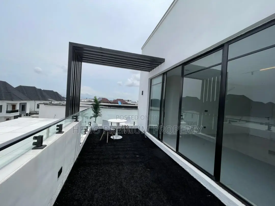 5bdrm Duplex in Lekki for sale in Ilaje / Lekki