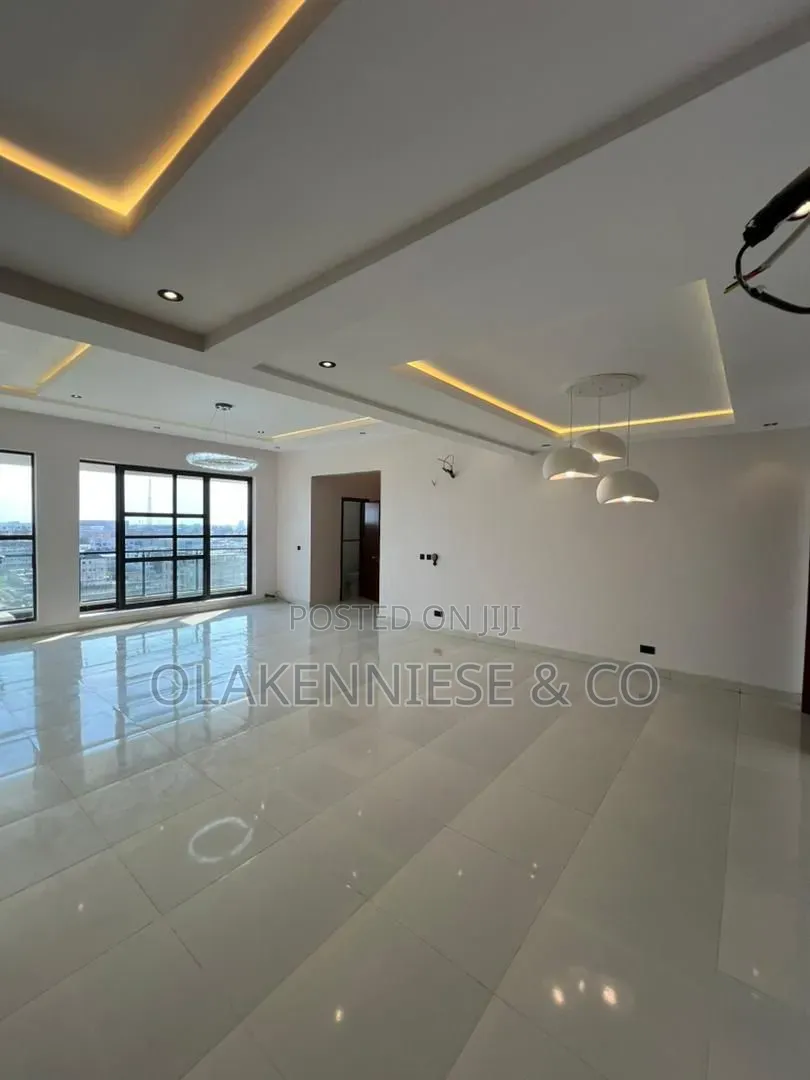 2bdrm Block of Flats in Lekki Ph1 for sale in Lekki Phase 1