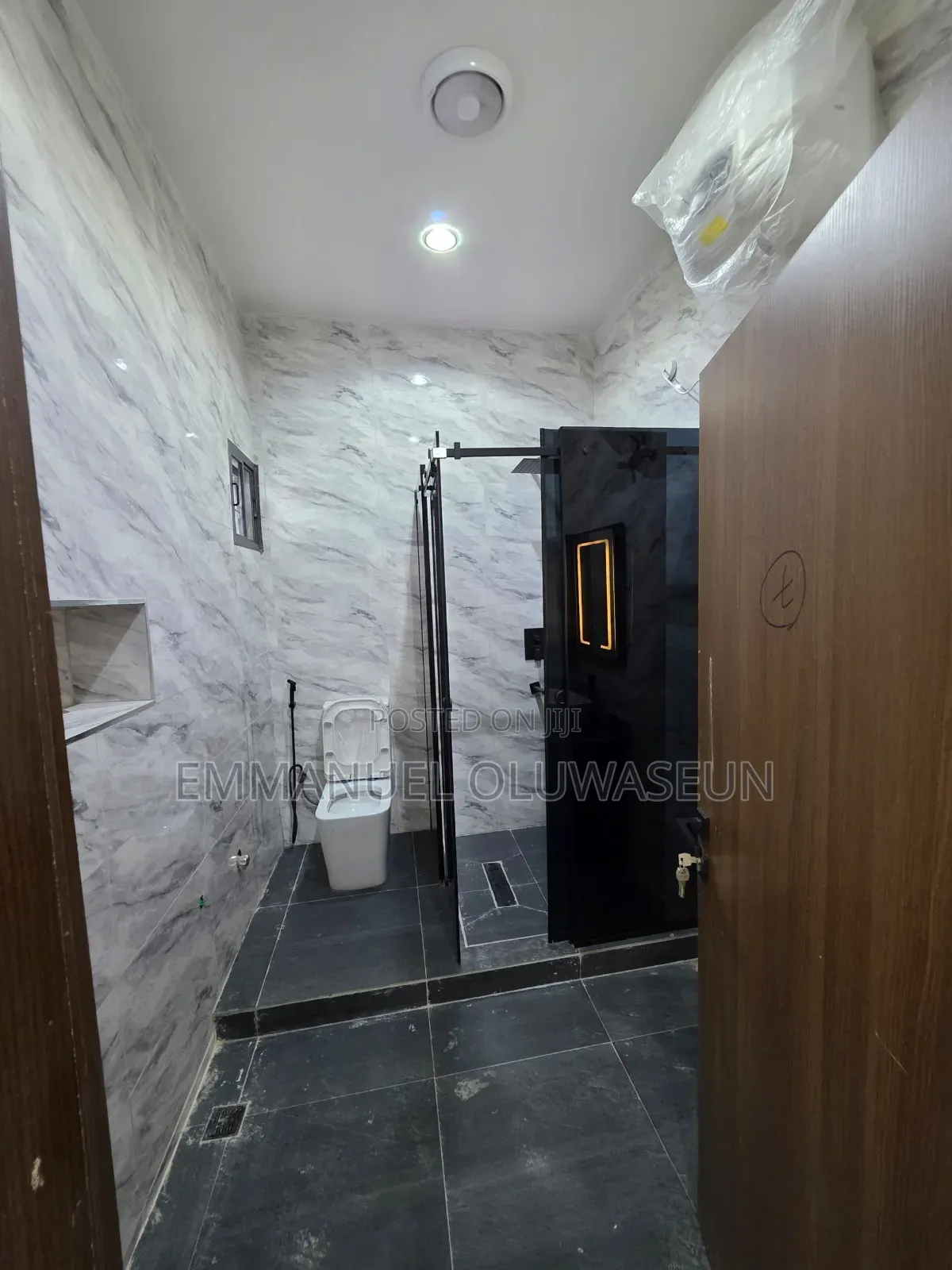 4bdrm House in Apo Resettlement for sale in Apo Resettlement