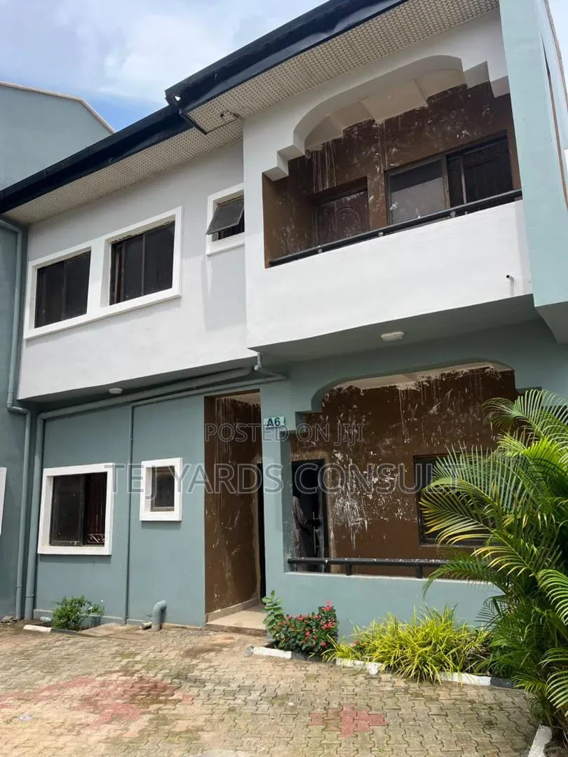 5bdrm House in Fhmb Residential for sale in Alagbado