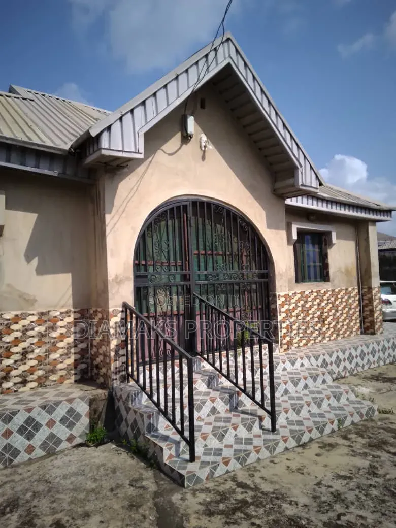 3bdrm Bungalow in Ben Blue Estate, Alagbado for sale in Alagbado