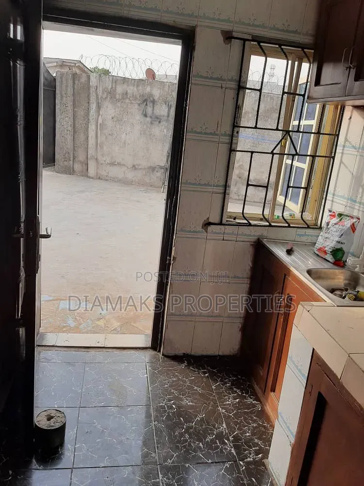 3bdrm Bungalow in Ben Blue Estate, Alagbado for sale in Alagbado