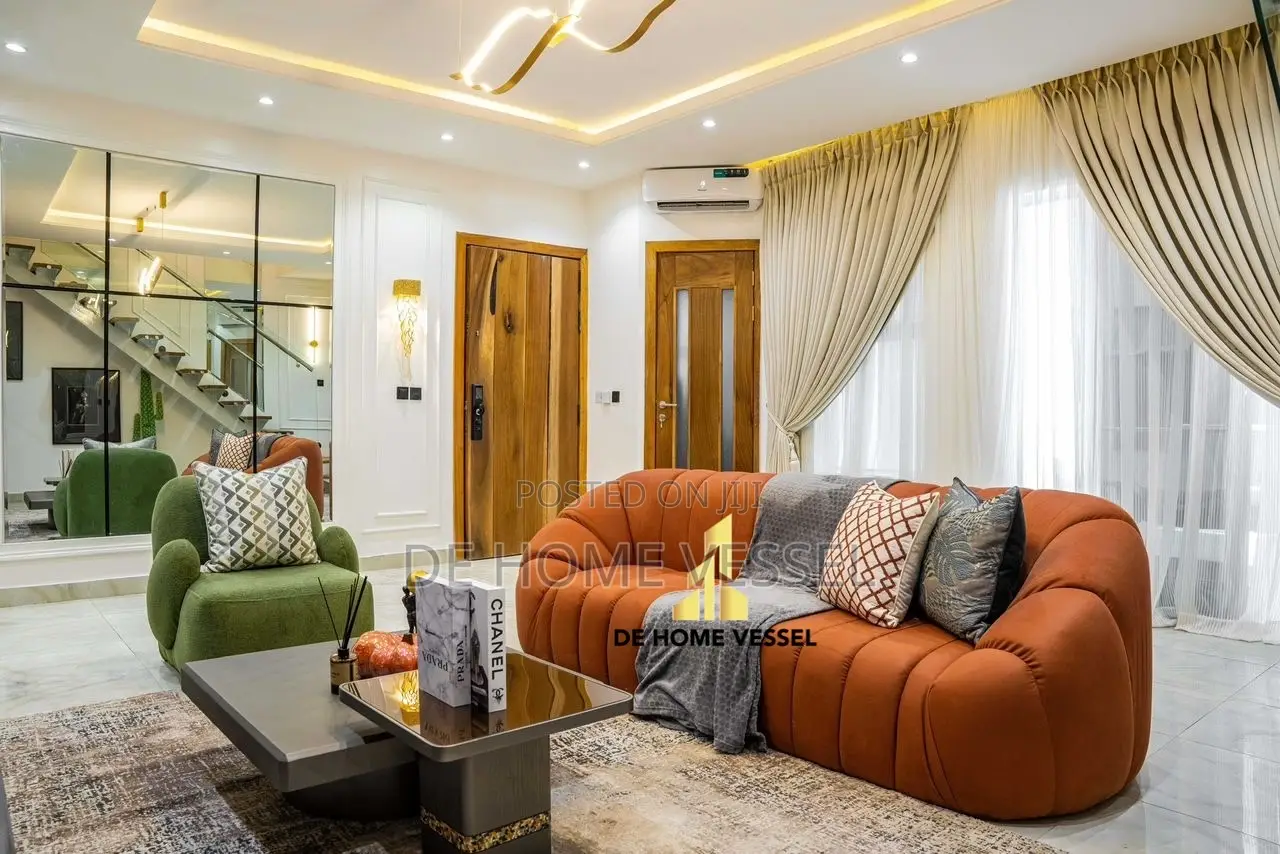 Furnished 2bdrm Maisonette in Lekki Phase 1 for sale in Lekki Phase 1