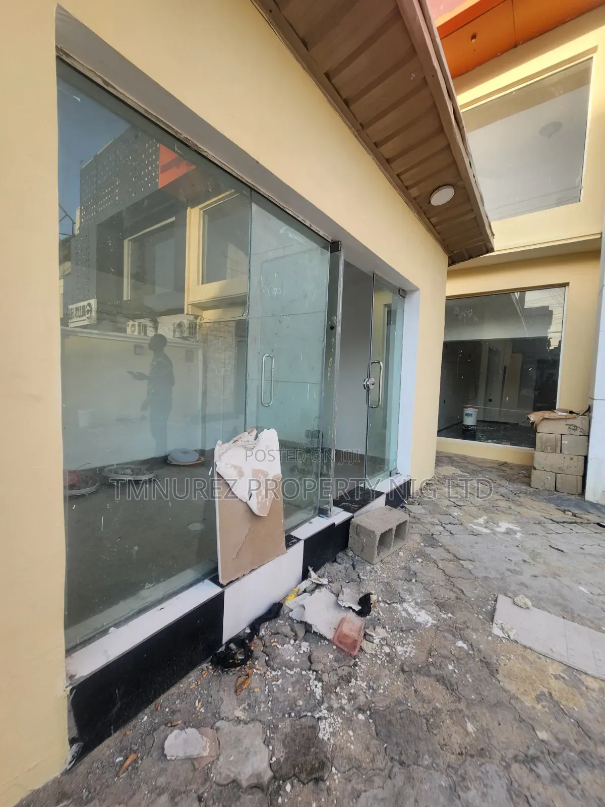 Groundfloor for Rent Lekki Phase1 in Lekki Phase 1