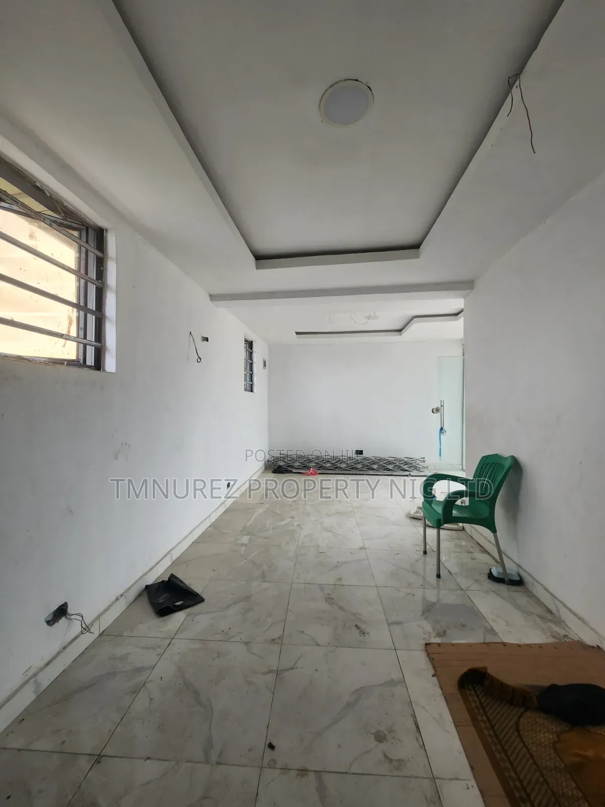 Shop Spacious Directly Facing Road Ajah in Ado / Ajah