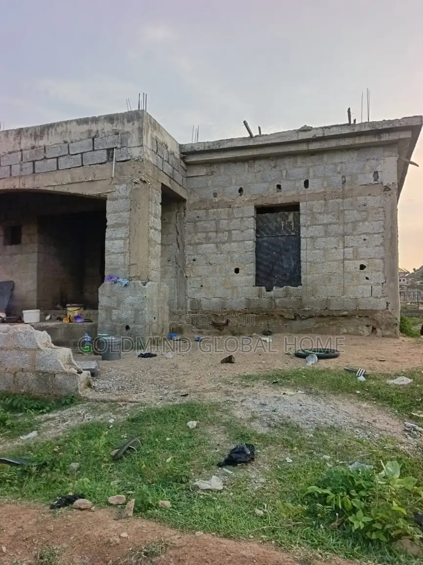 5bdrm Penthouse in Seman Estate, Sabon Lugbe for sale in Sabon Lugbe