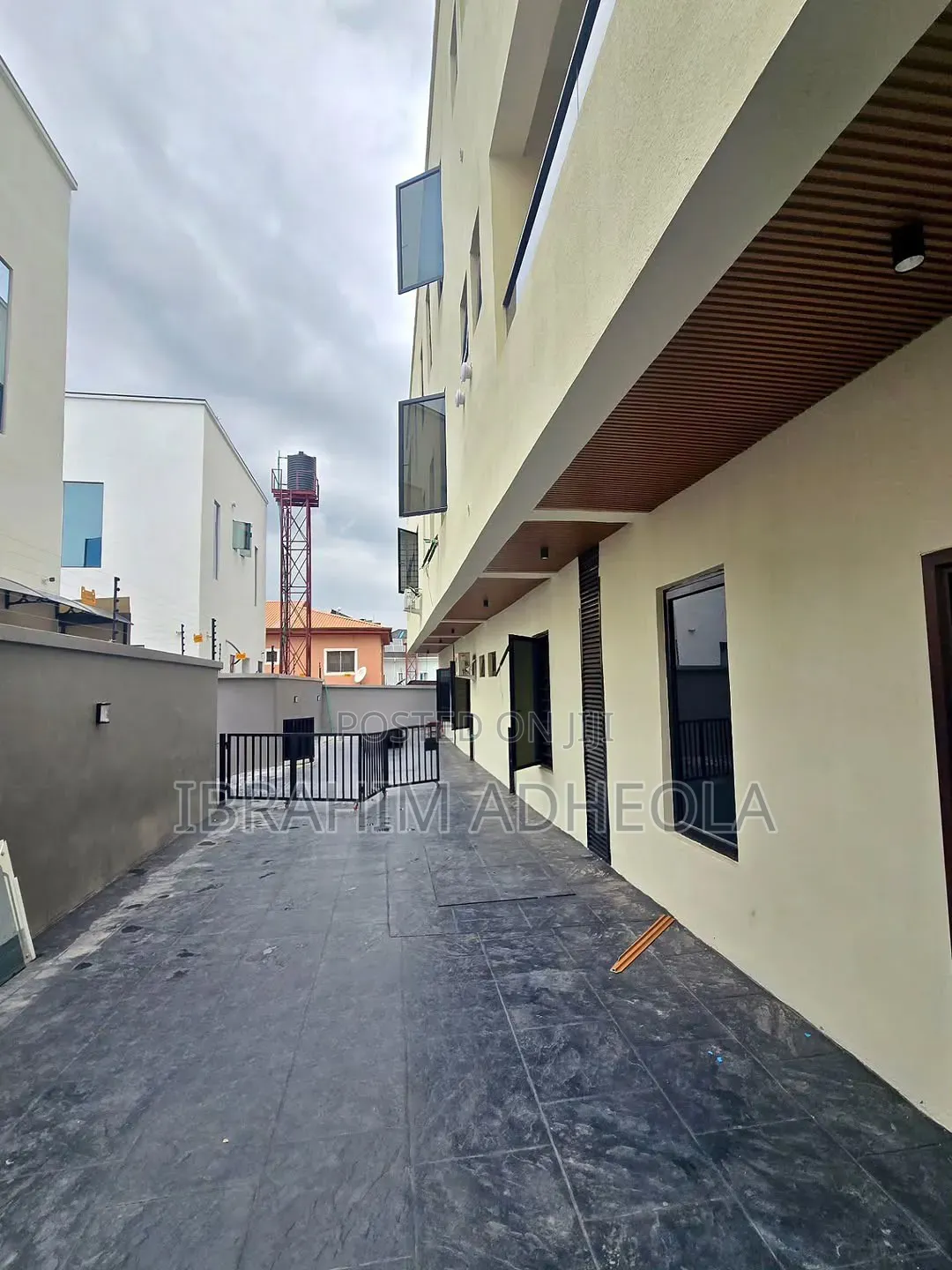 4bdrm Duplex in Omole Phase2 for sale in Omole Phase 2