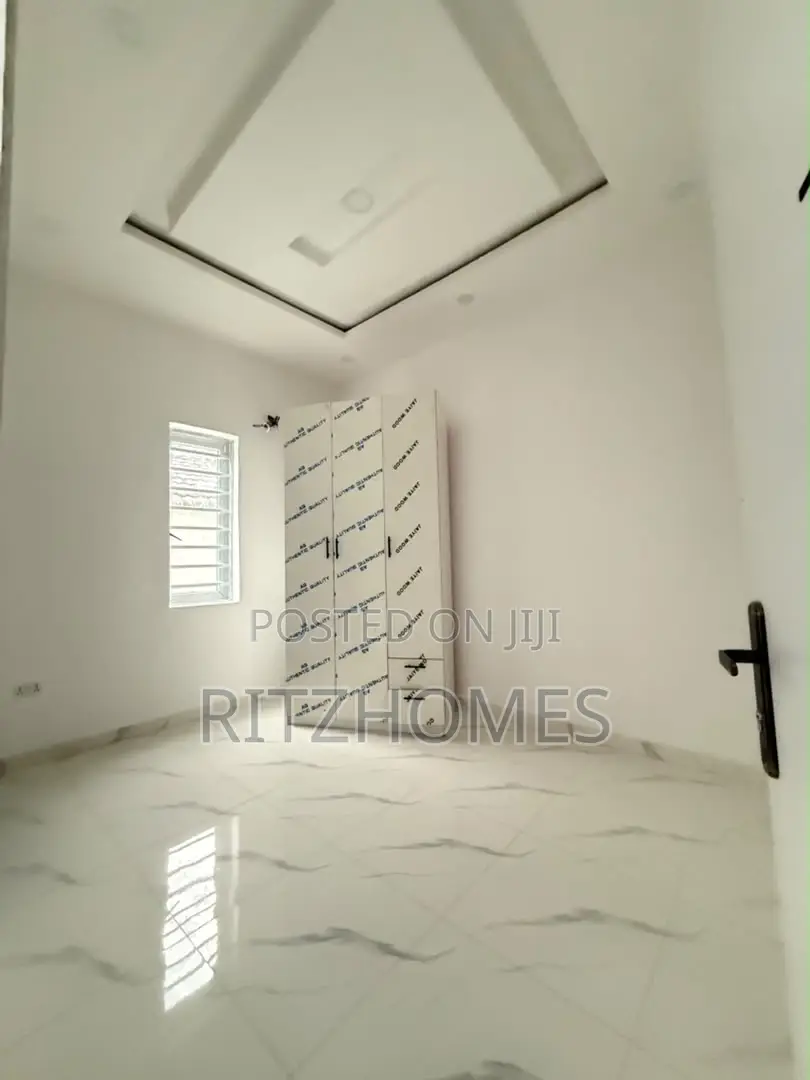 4bdrm Duplex in Thomas Estate for sale in Thomas Estate