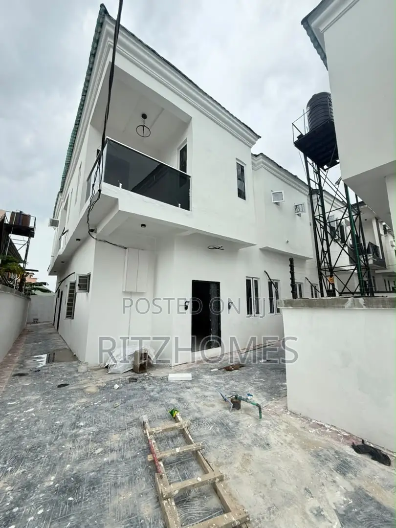 4bdrm Duplex in Thomas Estate for sale in Thomas Estate