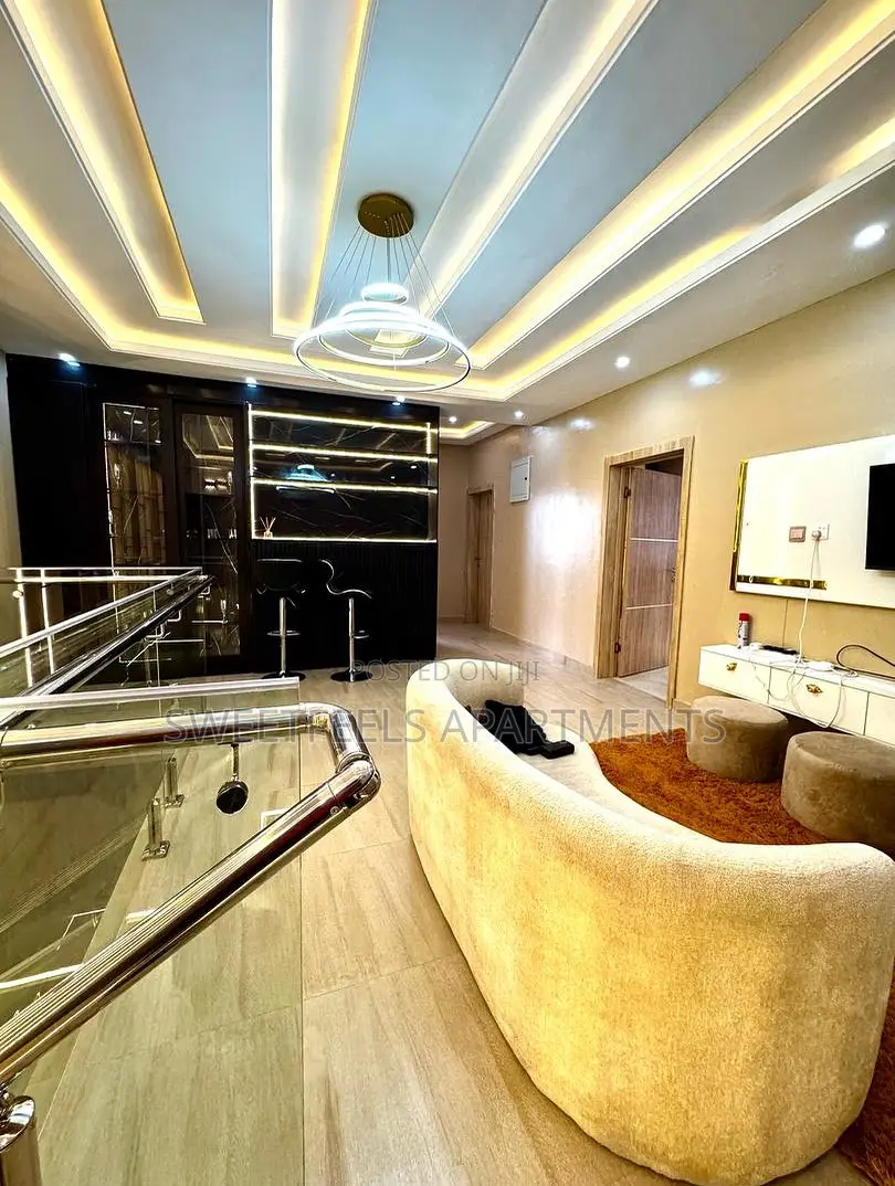 4 Bedroom Water Front Penth Duplex With Exquisite Amenities in Lekki Phase 2