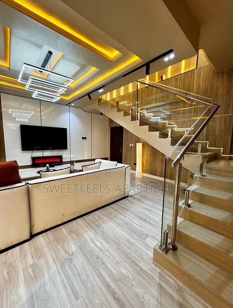 4 Bedroom Water Front Penth Duplex With Exquisite Amenities in Lekki Phase 2