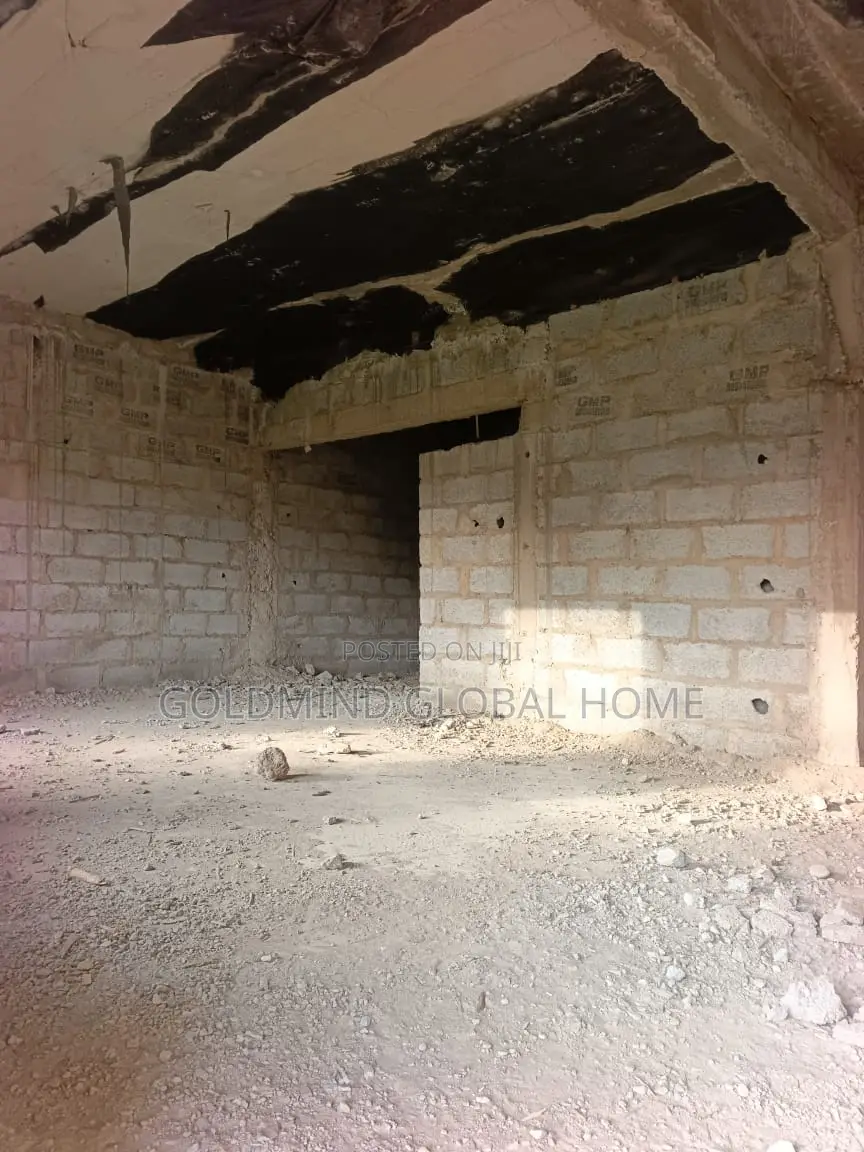 4bdrm Townhouse/Terrace in Seman Estate, Sabon Lugbe for sale in Sabon Lugbe