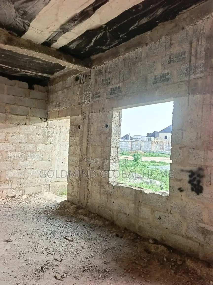 4bdrm Townhouse/Terrace in Seman Estate, Sabon Lugbe for sale in Sabon Lugbe