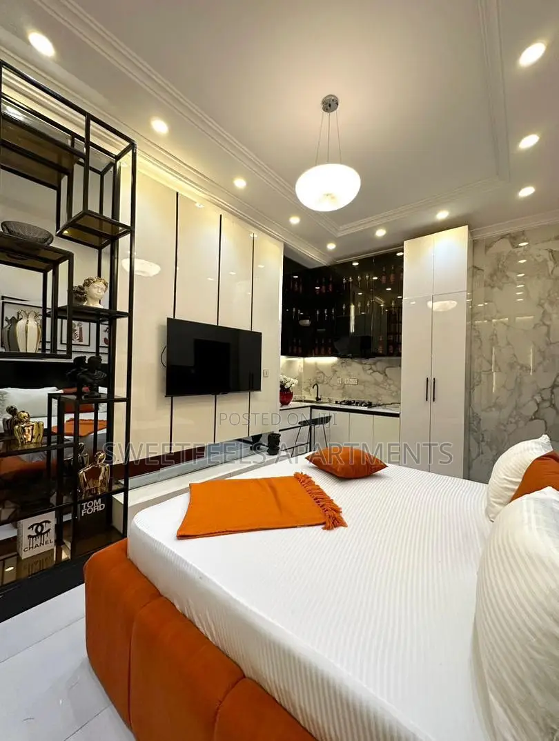 Enjoy a Relaxing Stay in Our Beautiful Studio Studio Apartment. in Chevron
