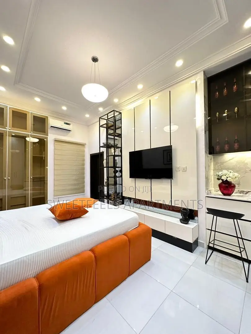 Enjoy a Relaxing Stay in Our Beautiful Studio Studio Apartment. in Chevron