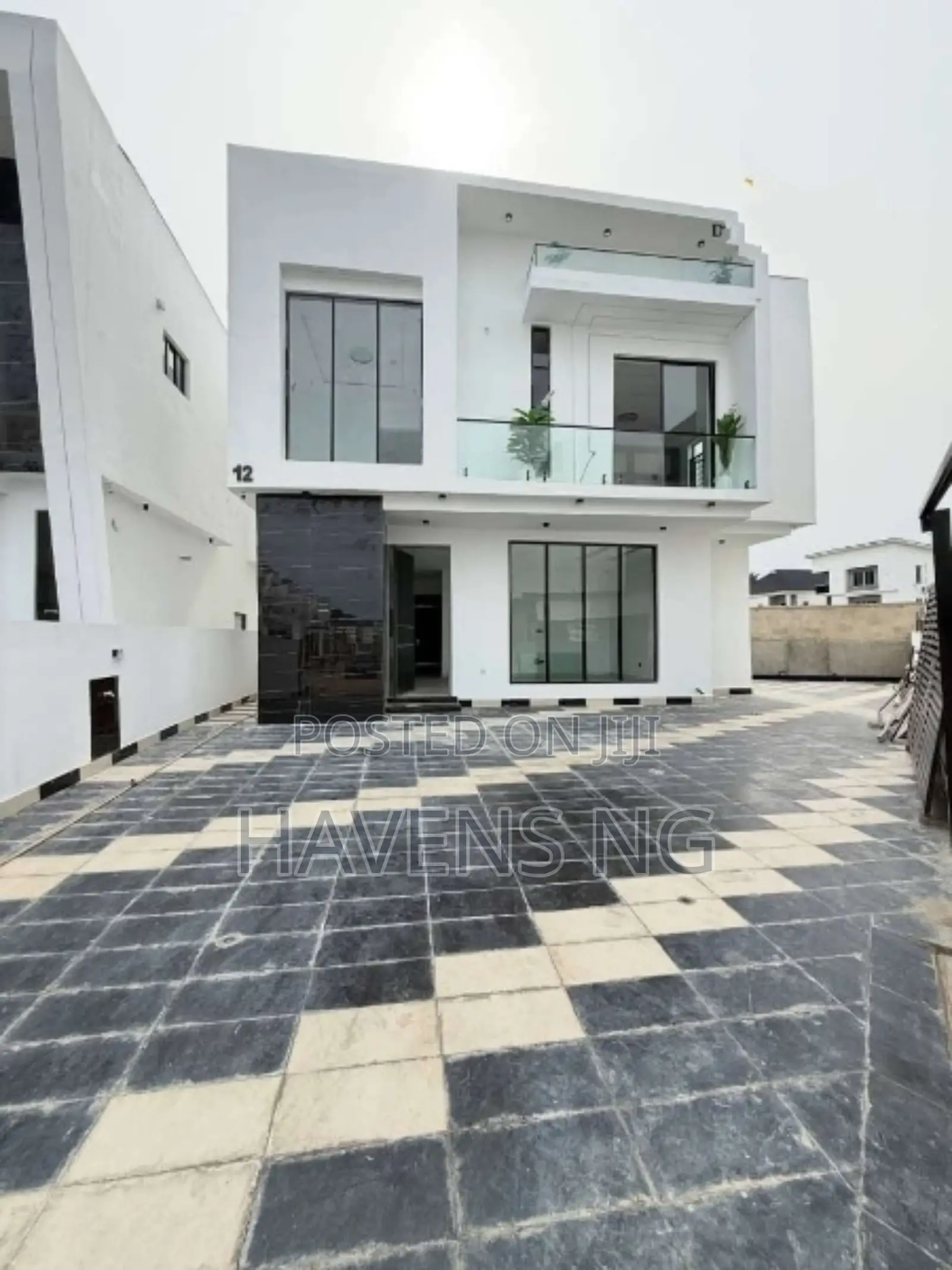 4bdrm Duplex in Lekki Phase 2 for sale in Lekki Phase 2