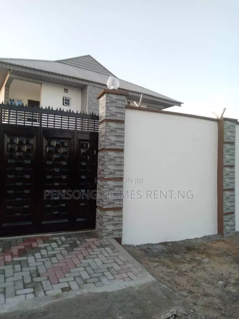4bdrm Duplex in Unilag Estate, Lekki Expressway for sale in Lekki Expressway