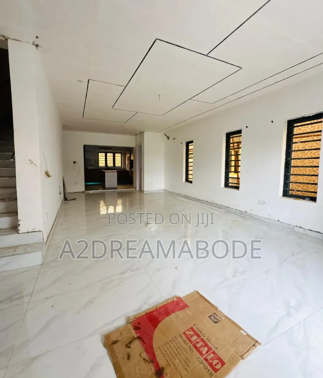 4bdrm Duplex in Ogudu Gra for sale in Ogudu GRA