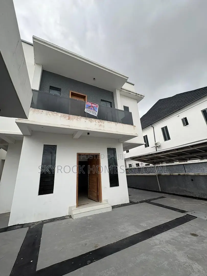 5bdrm Duplex in Ikota for rent in Ikota