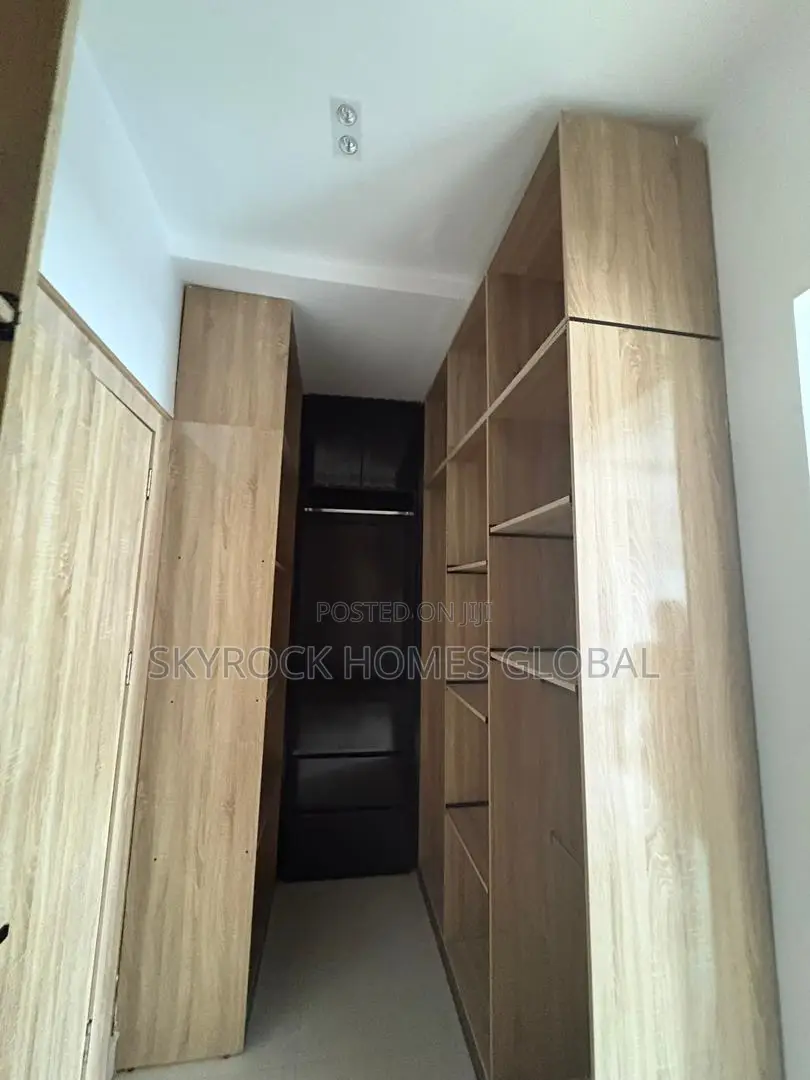 5bdrm Duplex in Ikota for rent in Ikota