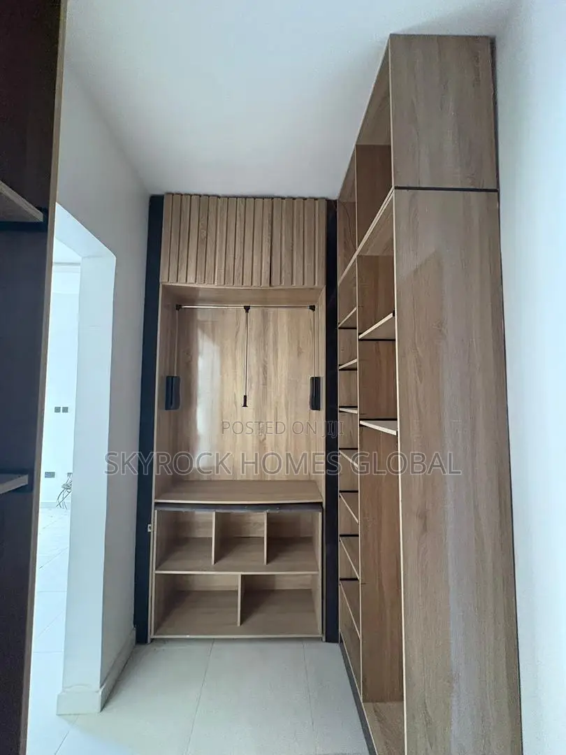5bdrm Duplex in Ikota for rent in Ikota