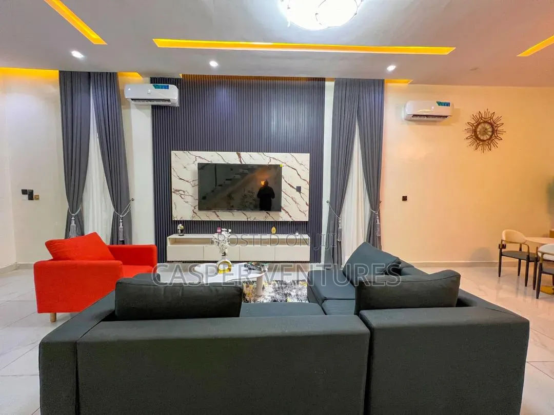 Furnished 4bdrm Duplex in Lekki Phase 2 for rent in Lekki Phase 2