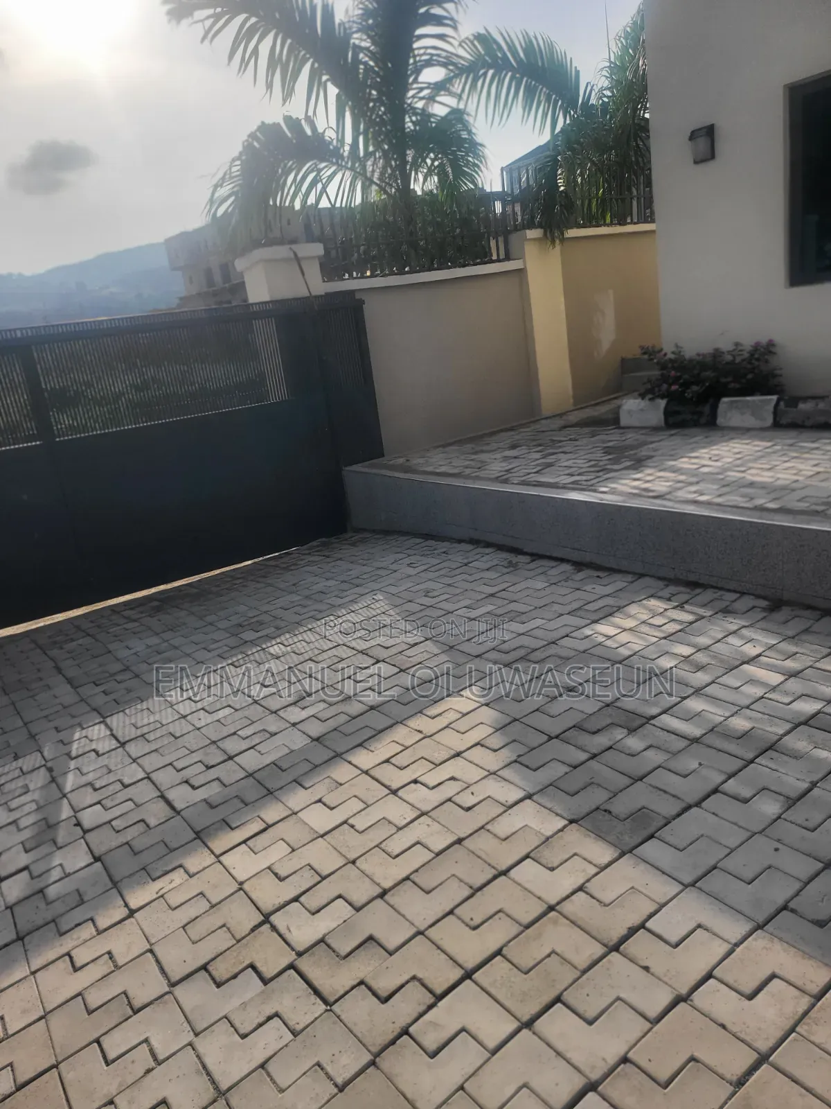 2bdrm Block of Flats in In An Estate, Karu for rent in Karu