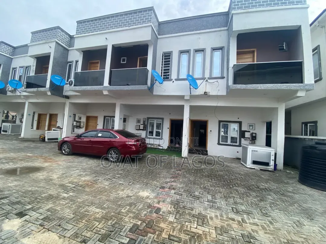 3bdrm Duplex in Ikota for rent in Ikota
