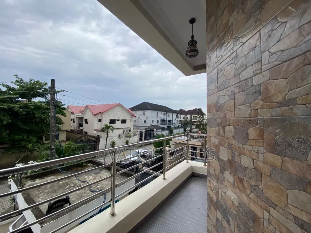 5bdrm Duplex in Ikota for rent in Ikota