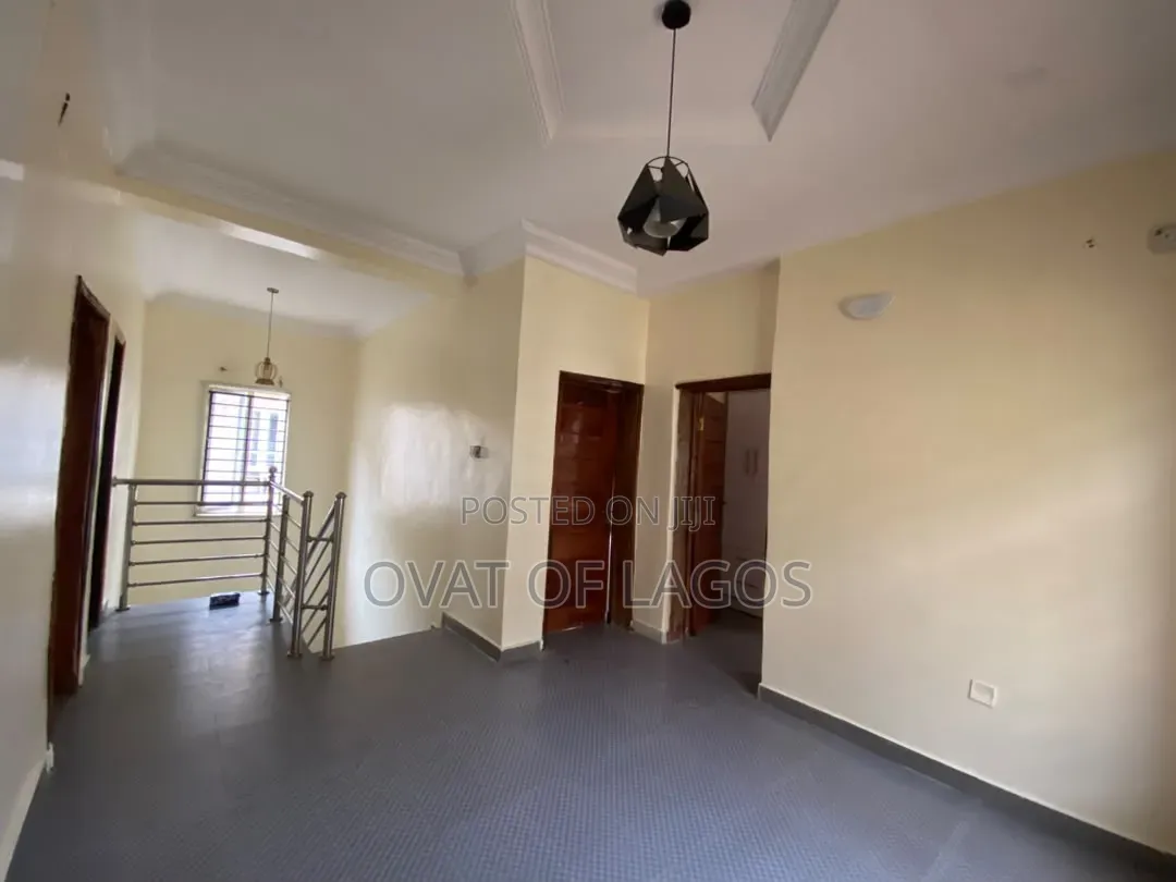 5bdrm Duplex in Ikota for rent in Ikota