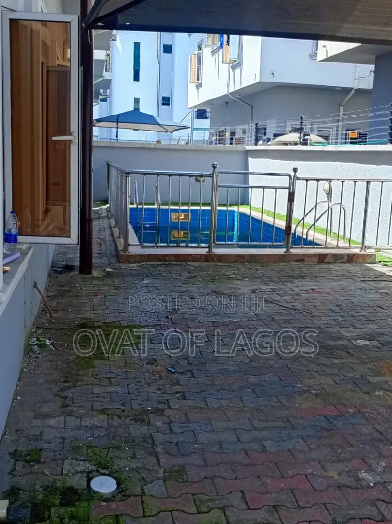4bdrm Duplex in Chevron for rent in Chevron