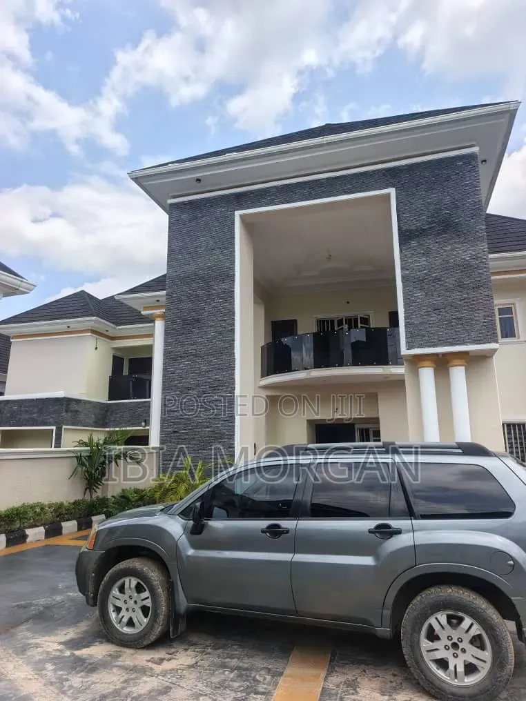 9bdrm Duplex in Jesus Close, Sars for sale in Port-Harcourt