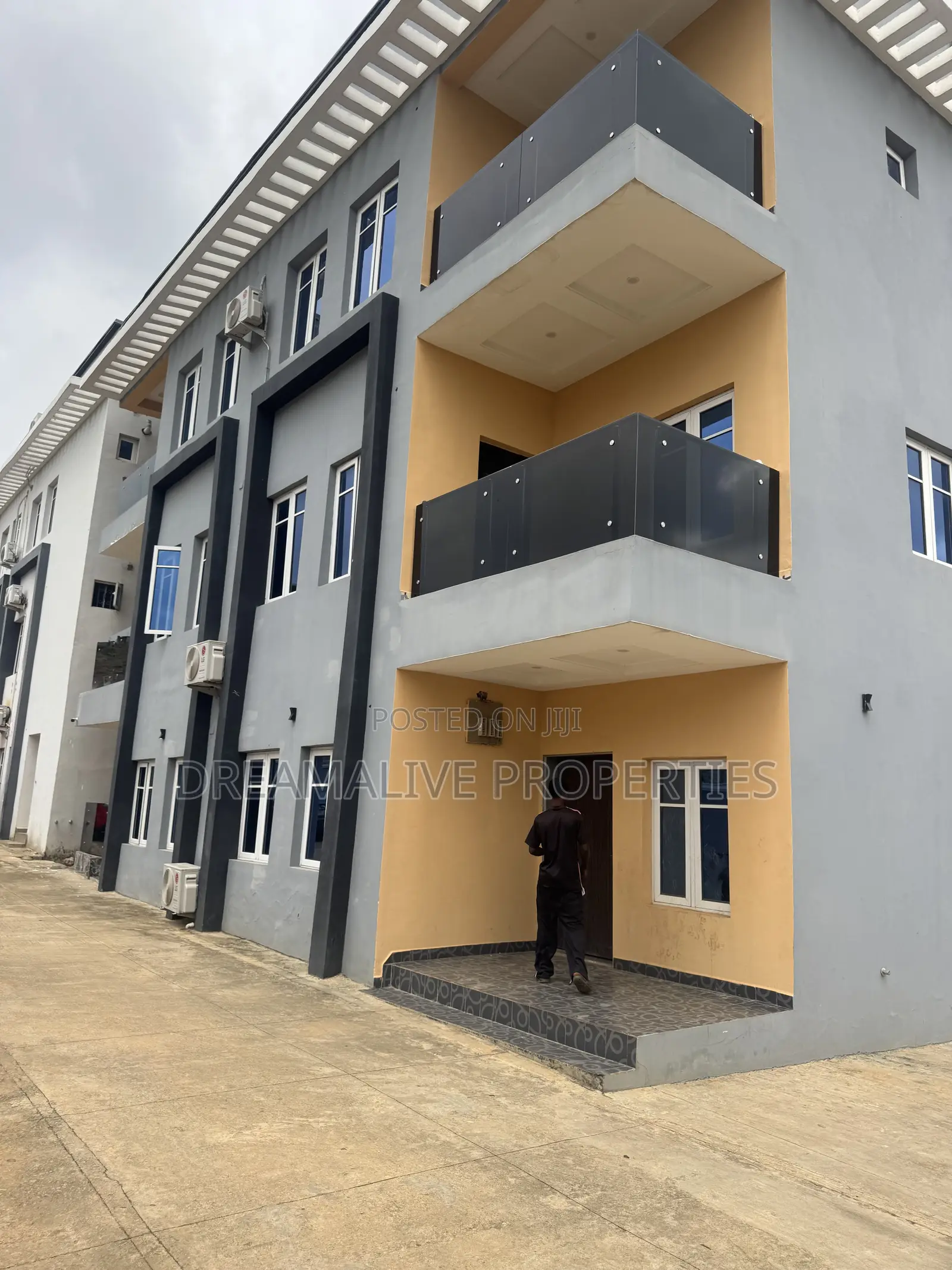 4bdrm Duplex in Life Camp for sale in Life Camp