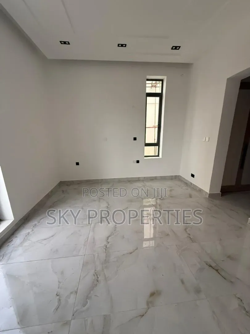 5bdrm Duplex in Periwinkle, Lekki Phase 1 for rent in Lekki Phase 1