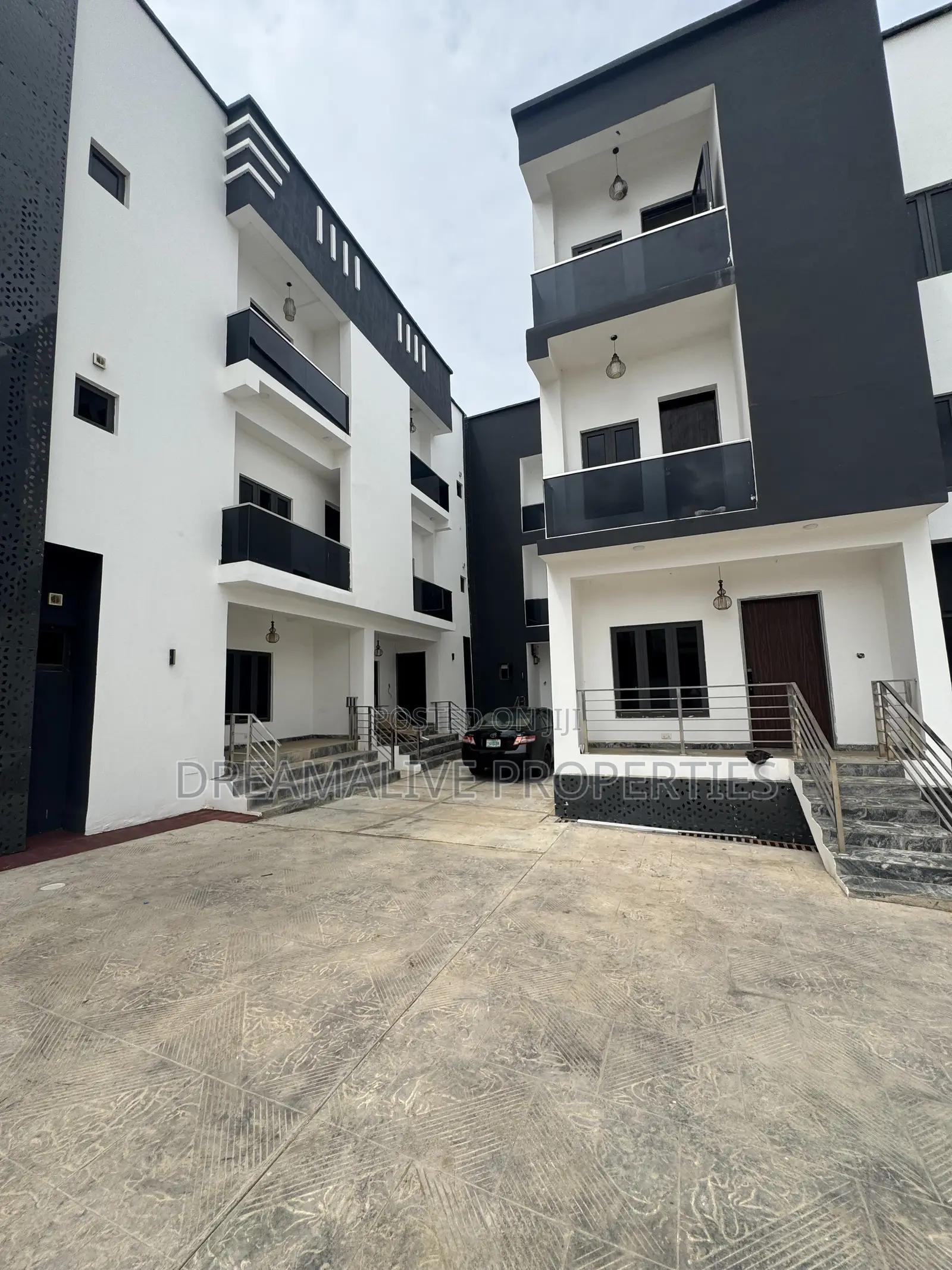 4bdrm Duplex in Life Camp for sale in Life Camp
