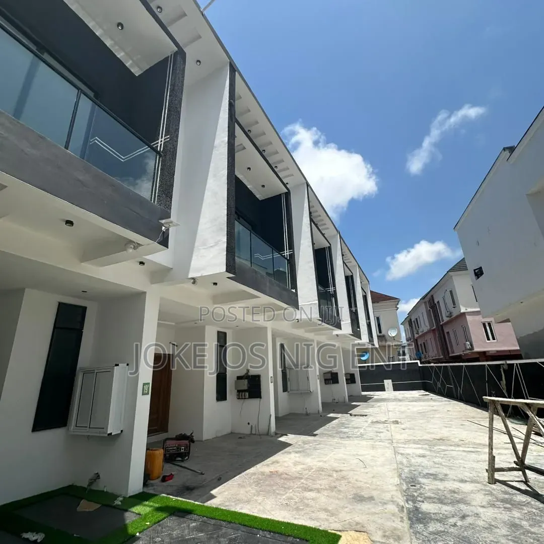 4bdrm Townhouse/Terrace in Chevron Toll Gate for sale in Chevron