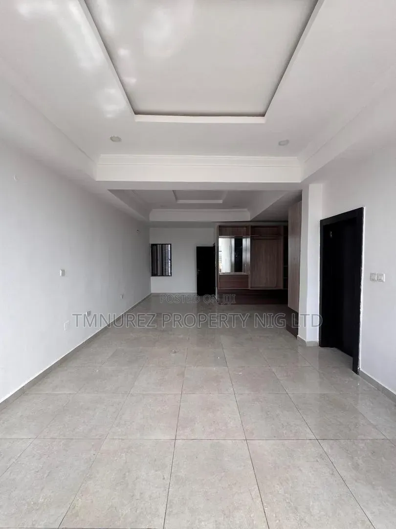 4bdrm Duplex in Ikota for rent in Ikota