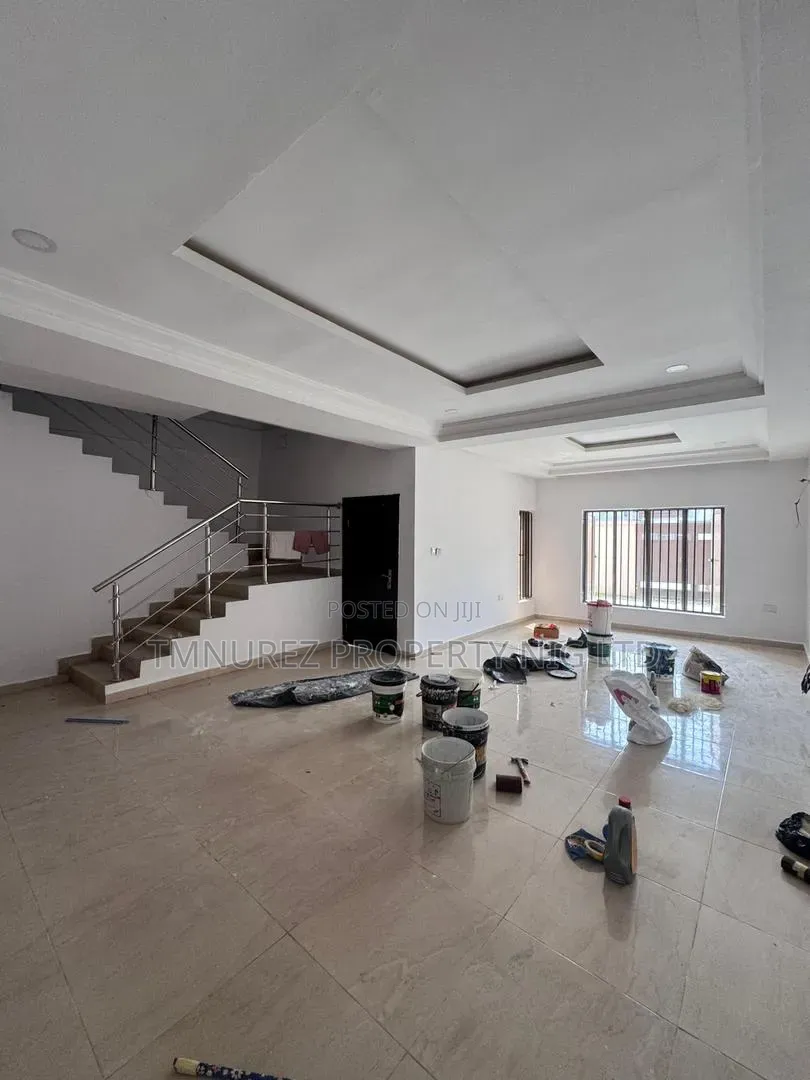 4bdrm Duplex in Ikota for rent in Ikota