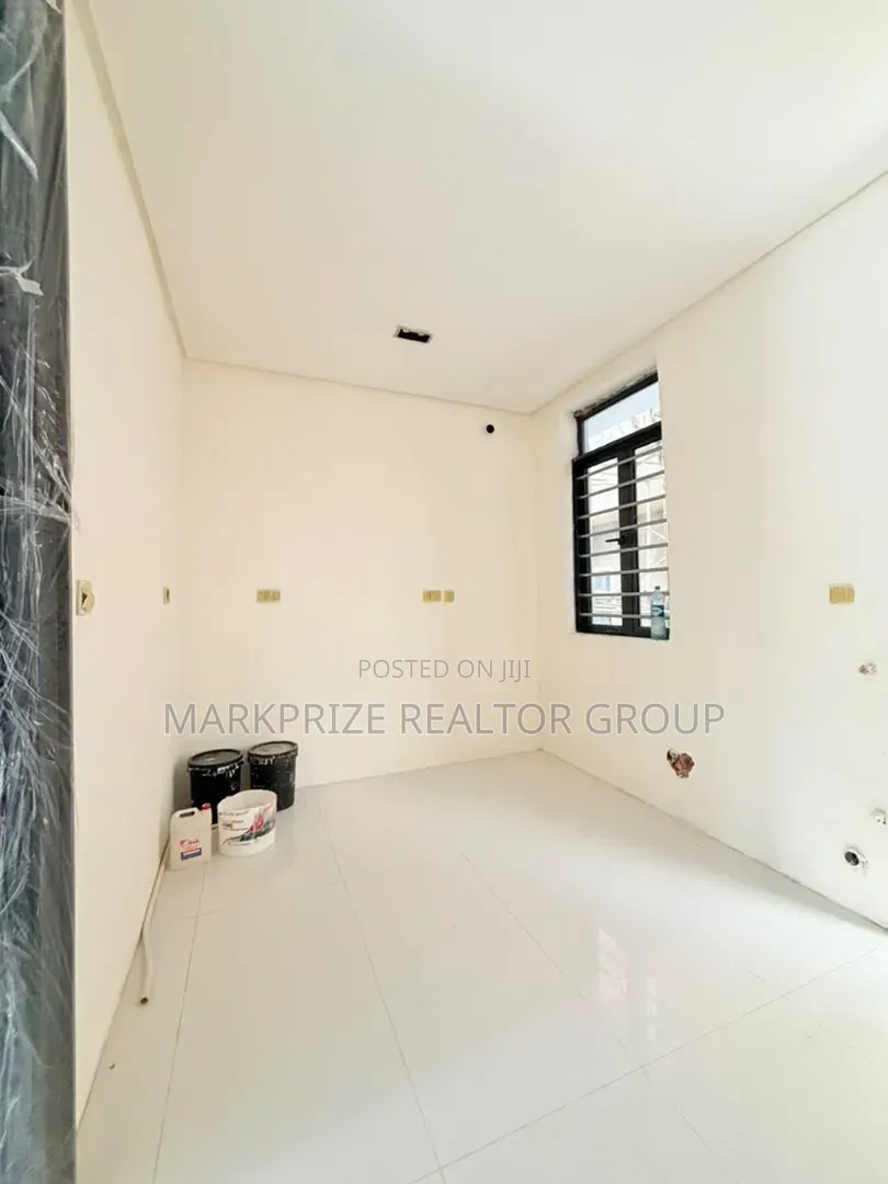 4bdrm Duplex in Gbagada Lagos for sale in Oworonshoki / Gbagada