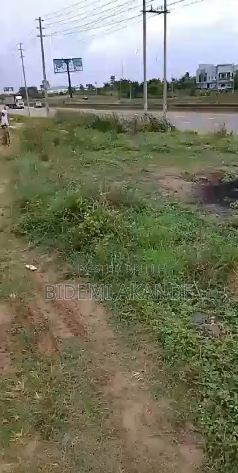 4 Acres Facing Lagos-Ibadan Expressway in Obafemi-Owode